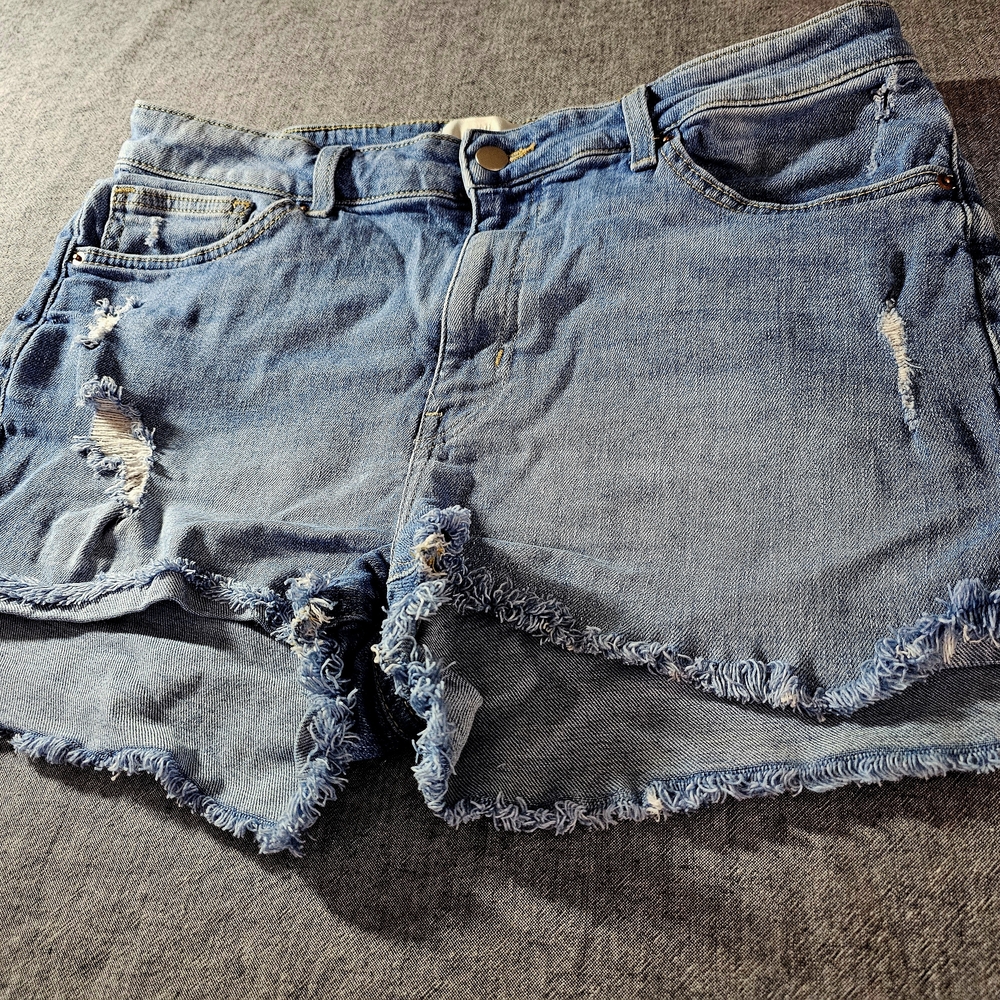 4 X $15. H&M Light Blue Distressed Jean Shorts